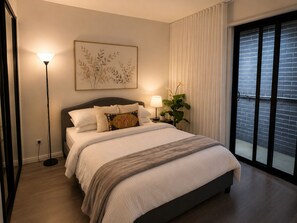 2 bedrooms, iron/ironing board, WiFi, bed sheets - Luxury fully furnished space with modern rooms | Near Airport | 3-min. to shops (Craigieburn)