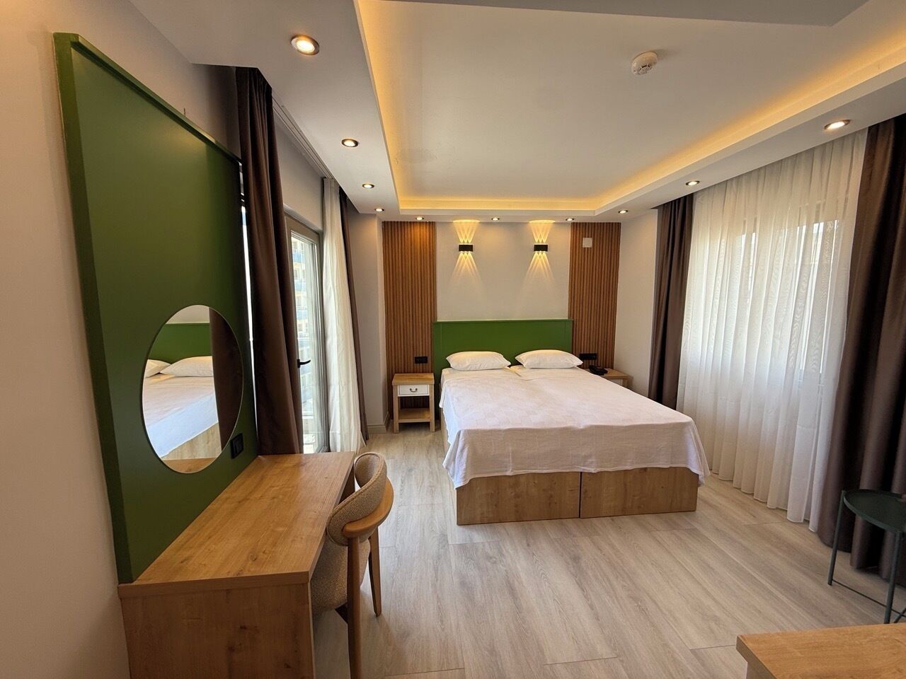 Phòng đôi hoặc 2 giường đơn Deluxe, ban công