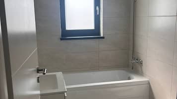 Căn hộ, quang cảnh thành phố | Phòng tắm