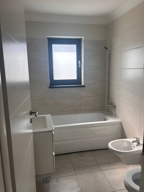 Apartment, City View | Bathroom - Barrique 32 - Breakfast delivered (Brașov)