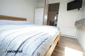Room - Family-Friendly Vacation Home in Domburg with a Terrace and Garden View (Domburg)