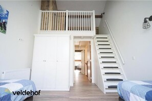 3 bedrooms, WiFi, bed sheets - Spacious 3-bedroom vacation home – Just 600 m from the beach (Domburg)