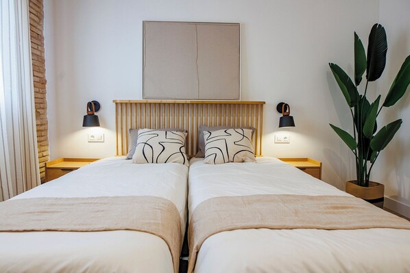 Room - Vrbo Property (Logroño)