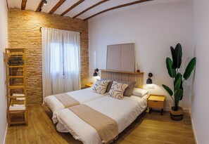 Room - Vrbo Property (Logroño)