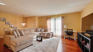House (3 Bedrooms) | Front of property