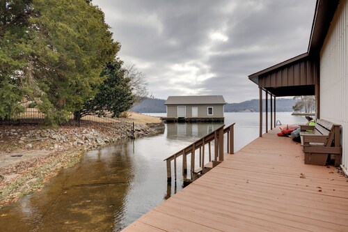Boat Dock & Deck! Lake Guntersville Family Escape