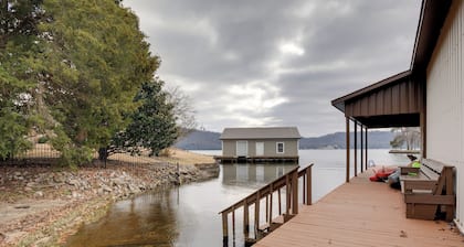 Boat Dock & Deck! Lake Guntersville Family Escape