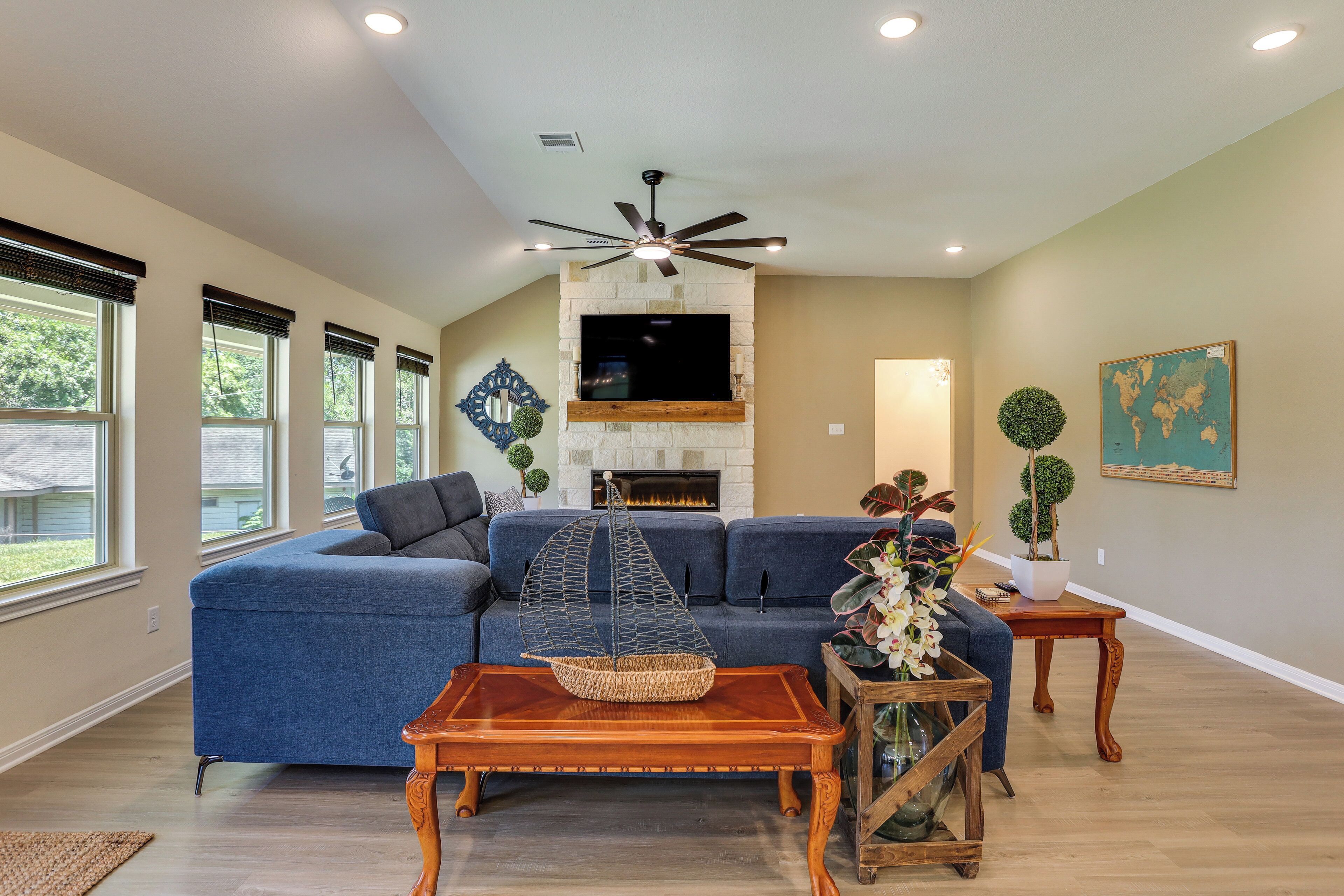 House (4 Bedrooms) | Interior