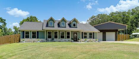 House (4 Bedrooms) | Front of property