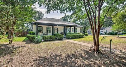 1 Mi to Dtwn! Family-friendly Retreat in Greenwood