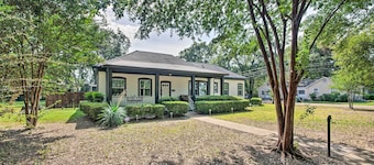 1 Mi to Dtwn! Family-friendly Retreat in Greenwood