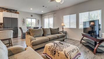 House (5 Bedrooms) | Interior