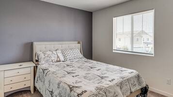 House (5 Bedrooms) | Interior