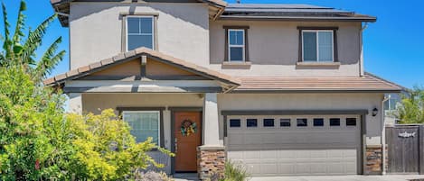 House (5 Bedrooms) | Front of property