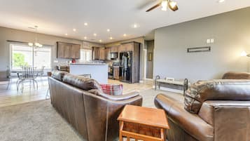 House (3 Bedrooms) | Front of property