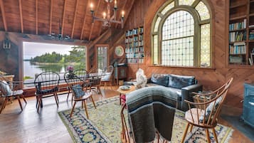 Cottage (2 Bedrooms) | Interior