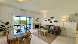 Living area - Jardim da Oura 9 | Community Pool | 7 Beds | Albufeira (Albufeira)