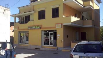 Esterni