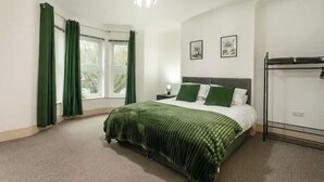 Unclassified image, 5 of 14, button - Lincoln Central, Free Parking, Easy Access to Town Centre and bypass (Lincoln)
