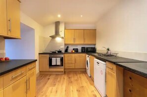 Private kitchen - Lincoln Central, Free Parking, Easy Access to Town Centre and bypass (Lincoln)