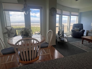 Unclassified image, 5 of 30, button - Downtown Oceanfront Seaside Retreat | • King Suite • Sleeps 4 (Seaside)