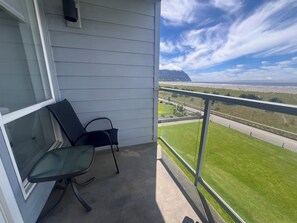 IMG_4482 - Downtown Oceanfront Seaside Retreat | • King Suite • Sleeps 4 (Seaside)