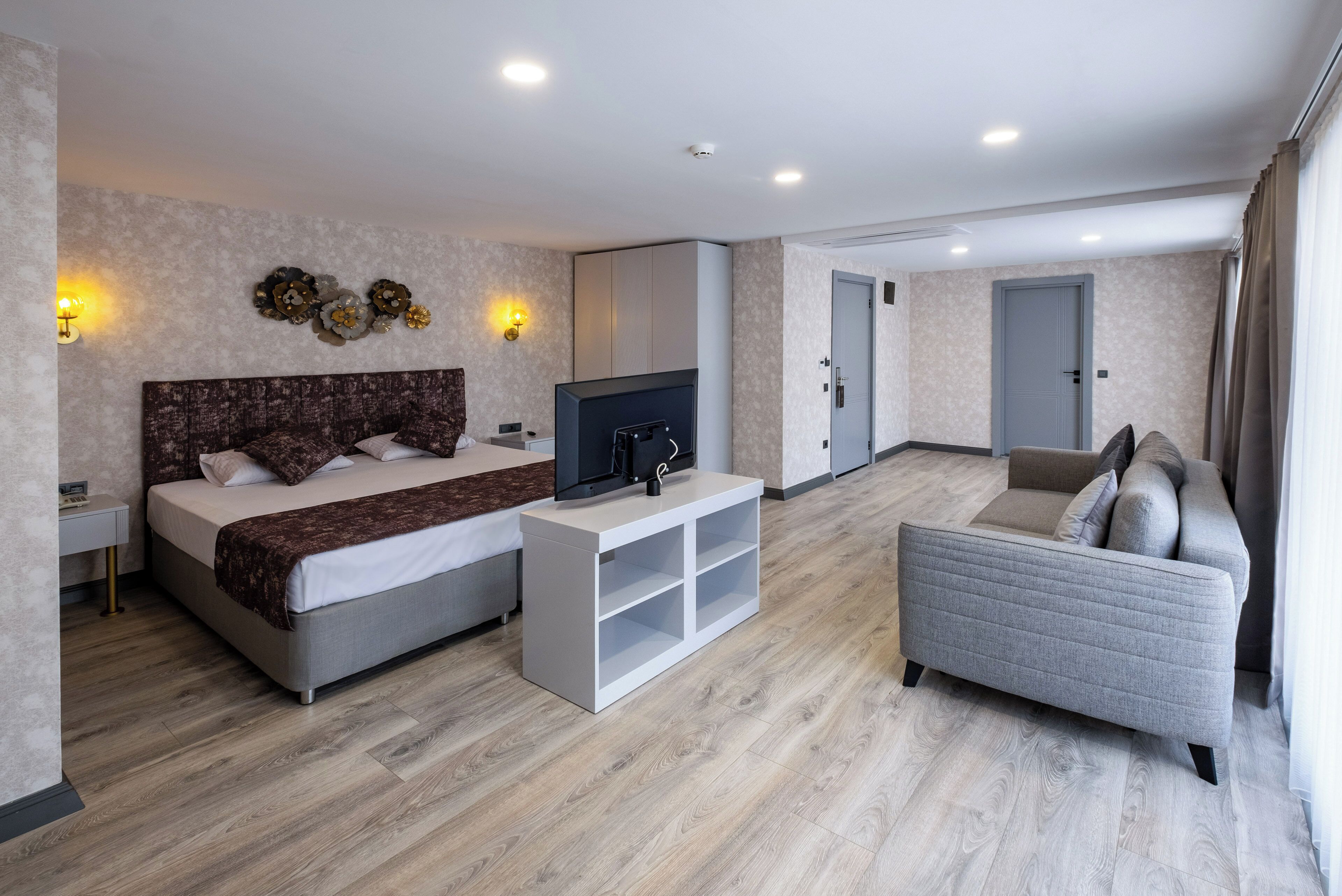 Premium bedding, minibar, in-room safe, blackout drapes