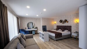 Suite, City View | Premium bedding, minibar, in-room safe, blackout drapes - Avion Suite Hotel (Antalya)