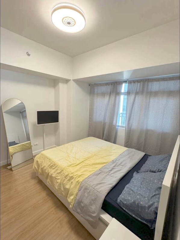 Comfort Apartment, City View - Camella Homes Woodhills (San Pedro)