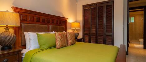3 bedrooms, iron/ironing board, Internet, bed sheets