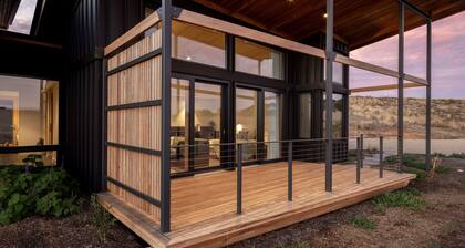 Studio on Forktree – Modern Coastal Retreat