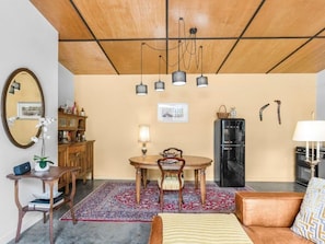 Fernseher, Kamin