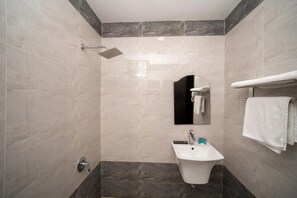 Een douche, pantoffels