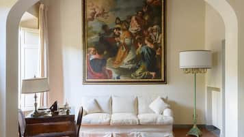 TV, caminetto