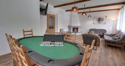 Delightful 5-bedroom cottage in Dolní Dvůr perfect for families