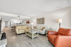 Smart TV - 🌞Beachfront Condo🌴Sunset Views | Heated Pool + Tennis | Sea Oats 303 (Redington Shores)