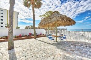 Outdoor dining - 🌞Beachfront Condo🌴Sunset Views | Heated Pool + Tennis | Sea Oats 303 (Redington Shores)