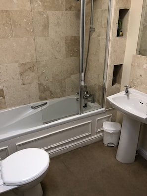 House | 3 bedrooms - Exclusive Apartment at Historic Hall With Hard Tennis Court (Tadcaster)