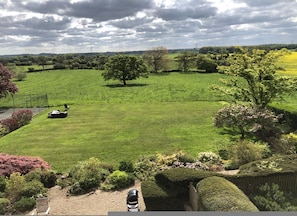 House | 3 bedrooms - Exclusive Apartment at Historic Hall With Hard Tennis Court (Tadcaster)