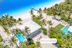 Exterior - Beachfront Estate - Two Villas / Heated Pools / Docks / Dolphin & Mahi Key (Islamorada)