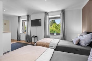 2 bedrooms, WiFi, bed sheets - Oasis by Loftigo - Cozy Apartment with Rain Shower (Selfkant)