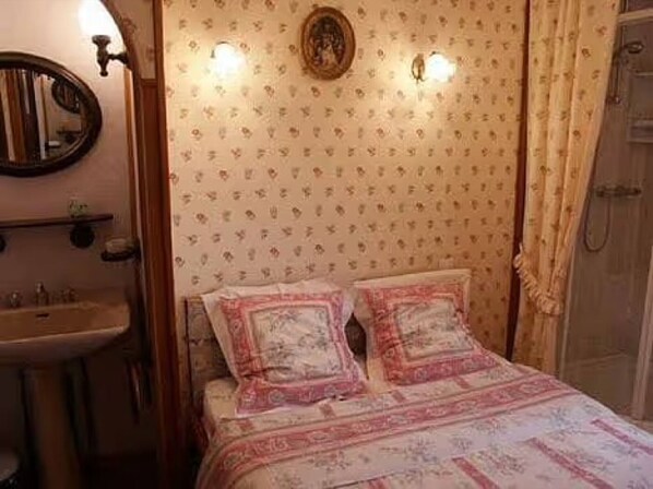 Room - Chez Daniel et Zdenka – Cendrine Room (Villars-les-Dombes)