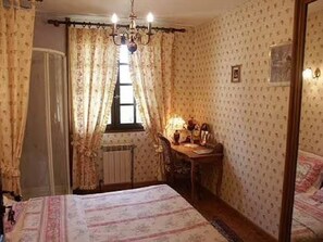 Room - Chez Daniel et Zdenka – Cendrine Room (Villars-les-Dombes)