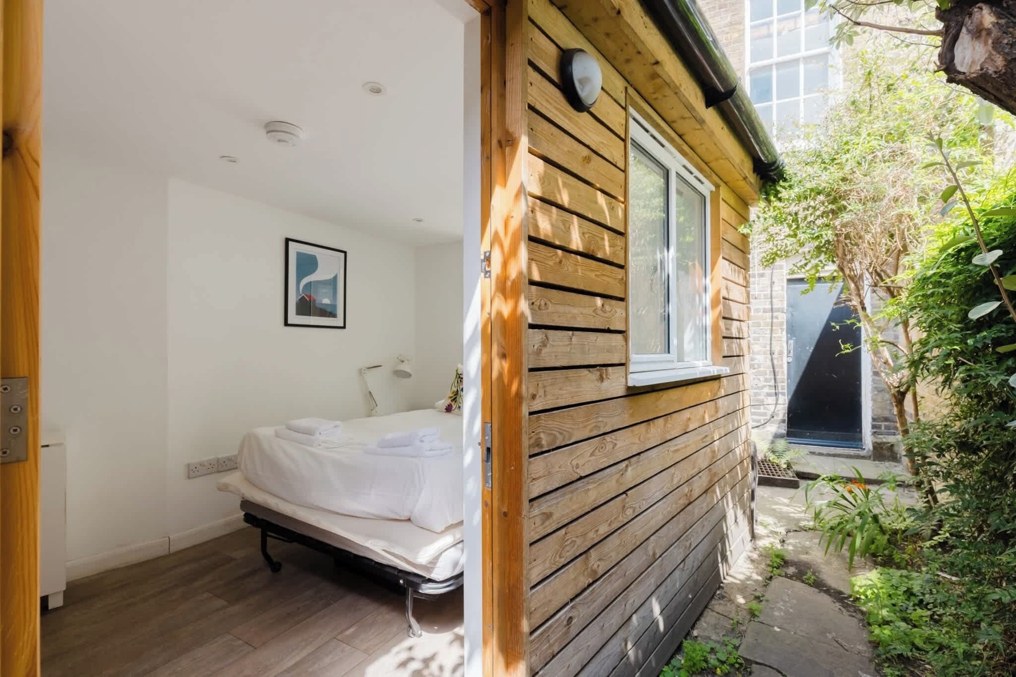 1 bedroom, iron/ironing board, internet, bed sheets