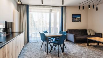 Apartamento familiar | Cocina privada | Frigorífico, microondas, placa de cocina y lavavajillas