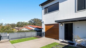 Exterior - SWR Beach House – Spacious Dual-Living Retreat (South West Rocks)