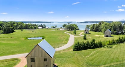 Maggie May, Salt Farm, Romantic & Rural, perfect for two near Acadia/Bar Harbor
