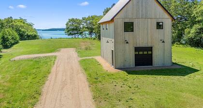 Layla at Salt Water Farm - Waterfront king suite with ocean views near Acadia & Bar Harbor
