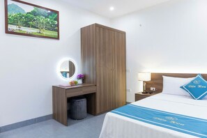 Standard Room | Desk, WiFi (free)