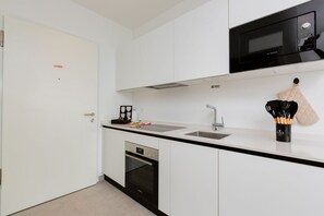Fridge, microwave, spices - {Suite 415} Gym, Business Room, Modern, Relax (Lugano)